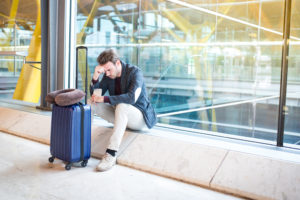 Bei einem Flugausfall haben Urlauber und Geschäftsreisende Rechte. Foto: davidpradoperucha via Envato.