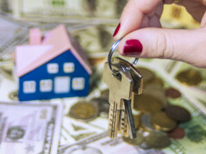 Die Beauftragung eines Immobilienmaklers kann zahlreiche Vorteile bringen. Foto @Tereza via Twenty20