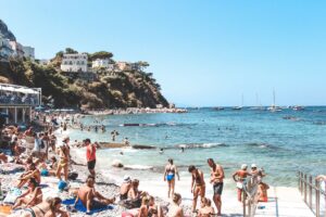 Am Strand auf Capri ist eine Sonnenmilch mit hohem Lichtschutzfaktor sinnvoll. Foto marissapapapietro via Twenty20